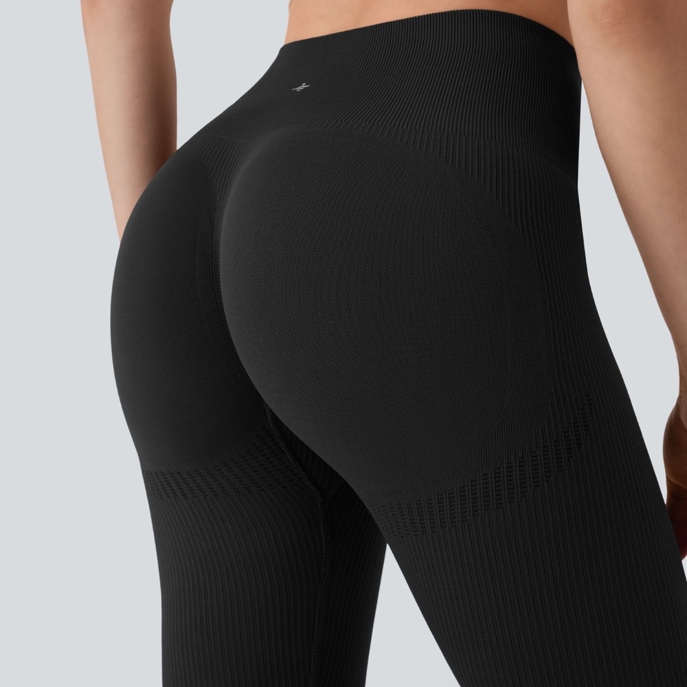 NWOT HALARA SEAMLESS FLOW BUTT LIFTING YOGA LEGGINGS